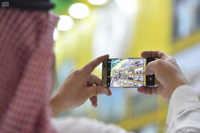 The Saudi Technology Report indicates that more than 23 million smartphones are in use in Saudi Arabia التقرير التكنولوجي السعودي يشير الى استخدام اكثر من 23 مليون هاتف ذكي في السعودية
