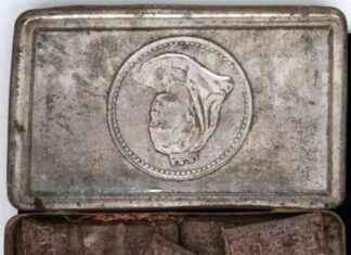 لوح شوكولاته نادر من عام 1900 يباع بأكثر من ألف دولار news-22092024-123925