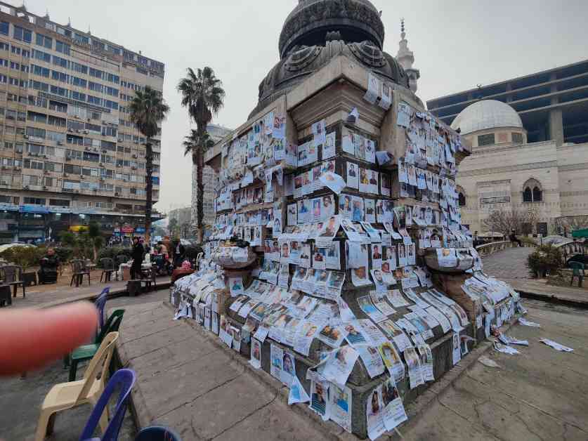 تأثير الملصقات في شوارع دمشق بعد سقوط الأسد