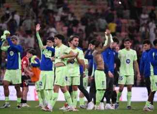 مدرب برشلونة يشيد بقدرات الصغار في الفريق