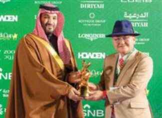 شاهد ولي العهد يشرّف حفل سباق الخيل على كأس السعودية