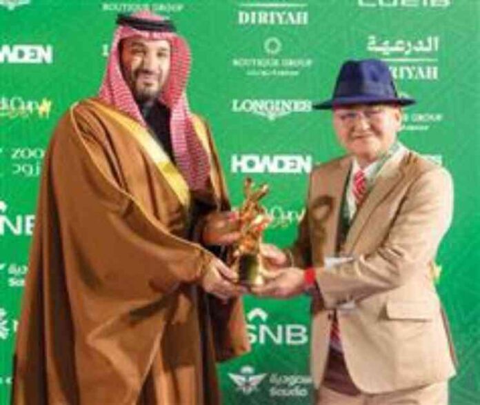 شاهد ولي العهد يشرّف حفل سباق الخيل على كأس السعودية