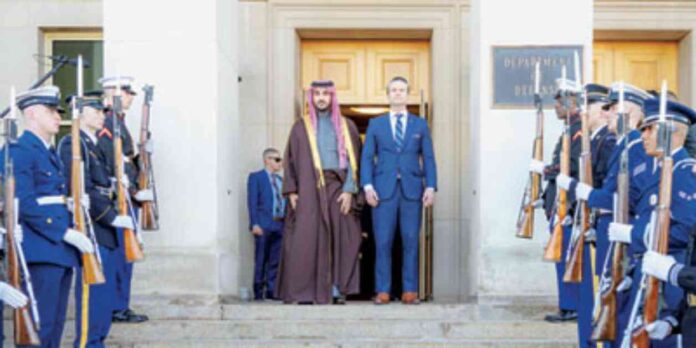 تعزيز الشراكة الإستراتيجية بين وزير الدفاع ونظيره الأمريكي