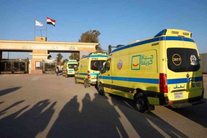 نقل الدفعة السابعة للمرضى والجرحى الفلسطينيين لتلقي العلاج خارج غزة