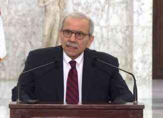 تشكيل الحكومة اللبنانية الجديدة وتعهد رئيسها بإعادة الثقة