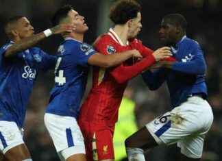 تعادل وشجار يحسم قمة الدوري الإنجليزي في «الميرسيسايد»