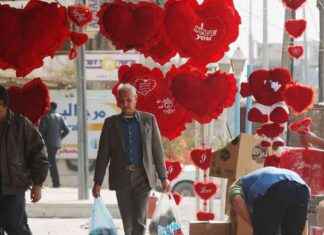 تاريخ وتحولات عيد الحب إلى ظاهرة تجارية كبيرة