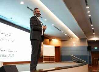 رحلة فكرية: قصص تحول المحاضرة إلى تجربة إلهامية