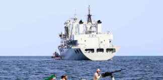 تجري إيران مناورات عسكرية بحرية مع روسيا والصين