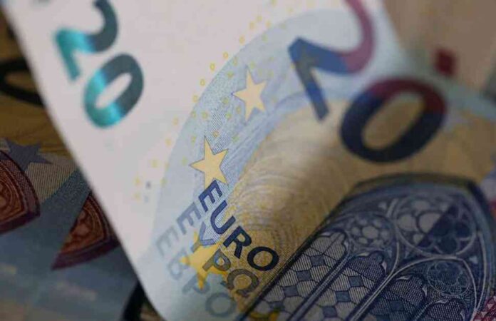 تأثير تراجع طفيف في عائدات سندات اليورو عقب موجة بيع للديون الألمانية