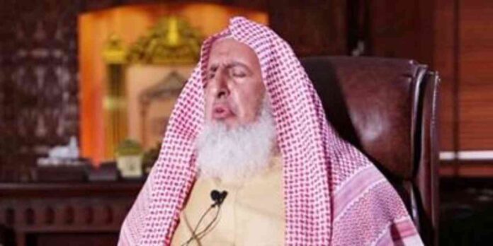 تصوير وبث الصلوات عبر التواصل الاجتماعي: تصرف خطير ينافي الإخلاص