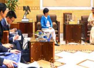 استقبال أمير منطقة الرياض لمحافظ طوكيو