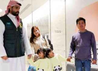 وصول توأم ملتصق فلبيني كليا وموريس آن إلى الرياض