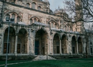 فتح الطيران بين مصر والسعودية: كيف يؤثر على السفر والاستثمار؟