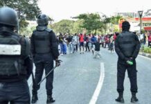 اعتداء شرطة أنغولا على متظاهرين سلميين: تقرير رايتس ووتش