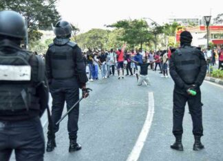 اعتداء شرطة أنغولا على متظاهرين سلميين: تقرير رايتس ووتش