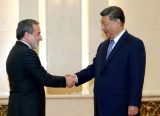 تعطل إيران المفاوضات وتتوقع عقوبات من الترويكا