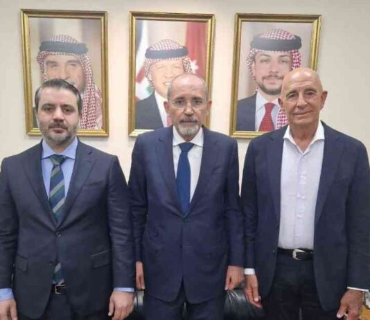 قيادات كردية تؤكد استمرار المفاوضات مع الحكومة السورية