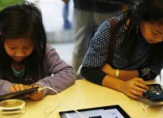 دراسة تكشف تأثير الهواتف الذكية على الأطفال: نتائج صادمة