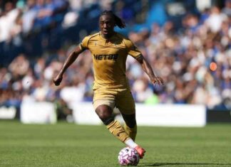 يوم توقع إيزي النجاح في كرة القدم قبل 10 سنوات 10