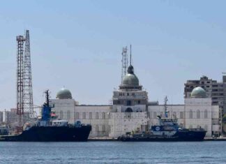 نجاح قناة السويس وفشل قناة بنما: دروس وتحليلات