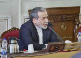 موقف وزير الخارجية الإيراني بشأن التفاوض مع واشنطن