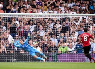 فولهام يحبط اليونايتد وإيفرتون يتألق في ملعبه الجديد