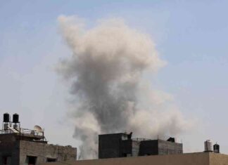 قصف الاحتلال لفريق تأمين المساعدات بدير البلح ومنزل شمال غزة