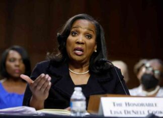 اقالة ترمب لعضوة بمجلس الاحتياطي الفيدرالي بتهمة احتيال