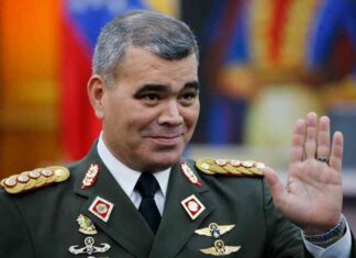 استعراض الاستجابة البحرية لفنزويلا ضد التحركات الأميركية