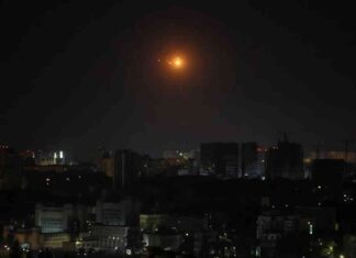 هجوم روسي واسع بالمسيرات على أوكرانيا وانفجارات في كييف