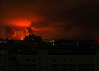 قصف مكثف على غزة: تفاصيل الهجمات الأخيرة