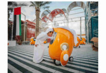 مستقبل الترفيه الرقمي: كيف تعيد التكنولوجيا تعريف المرح في العالم العربي من الدار البيضاء إلى الرياض، تشهد الساحة الترفيهية في العالم العربي تحولاً عميقاً. فقد نقلت التكنولوجيا الأضواء من المسارح التقليدية إلى الشاشات الرقمية، حيث يتم بث الترفيه ومشاركته في الوقت الفعلي. ما كان يعني في الماضي قضاء ليلة في الخارج أصبح الآن يبدأ بنقرة واحدة. وهذا التغيير لا يقتصر على طريقة استهلاك الناس للمحتوى. من مشاهدين إلى مبدعين قبل عقد من الزمن، كان الترفيه سلبياً إلى حد كبير. كان الناس يشاهدون الأفلام والبرامج التلفزيونية أو العروض الحية دون تفاعل يذكر. اليوم، أصبح الإنترنت مسرحاً تشاركياً حيث يشكل الجمهور القصص ويطلق الاتجاهات ويشارك في محادثات في الوقت الفعلي. أدت منصات مثل تطبيقات الفيديو القصير وأدوات البث المباشر ومساحات المحتوى التعاوني إلى إضفاء الطابع الديمقراطي على الإبداع. لم يعد المشاهير وحدهم هم من يحددون الاتجاه، بل أصبح هناك أيضًا مدونو الفيديو واللاعبون وصانعو الميمات والمؤثرون الصغار الذين يتمتعون بصدى محلي عميق. أصبح الإبداع الآن طريقًا ذو اتجاهين: يساهم الجمهور بقدر ما يستهلك. ينعكس هذا التحول أيضًا في المنصات التي تمزج بين المتعة والرؤية الثاقبة. يستكشف موقع مثل arabiccasinos.com ثقافة الألعاب بينما يوفر للاعبين منفذًا إبداعيًا ومريحًا. هذه حركة أوسع نطاقًا نحو محتوى أكثر عمقًا وغنيًا بالمعلومات يوازن بين الترفيه والتفكير. عندما يكون التعلم أشبه باللعب (المراهقون يتعلمون من المحتوى المفضل لديهم - الصورة: Pexels) اسأل مراهقًا في عمّان كيف تعلم تحرير مقاطع الفيديو أو طالبًا في جدة أين اكتسب مهارات التصميم الجرافيكي، ومن المرجح أن تكون الإجابة هي دروس YouTube أو أحد التطبيقات، وليس في الفصل الدراسي. بالنسبة لهذا الجيل، غالبًا ما يحدث التعلم في خضم المحتوى المفضل لديهم. أدى ظهور "الترفيه التعليمي" إلى طمس الحدود الفاصلة بين التعليم والمتعة. من التطبيقات الترفيهية وألعاب تعلم اللغات المدعومة بالذكاء الاصطناعي إلى البرامج العلمية التي تجمع بين الترفيه والكوميديا، يتفاعل الشباب العربي مع المحتوى الذي يعلمهم بينما يسليهم. يتوقع هذا الجمهور أن يخدم المحتوى غرضًا ما، سواء كان إثارة الفضول أو تطوير مهارة أو تشجيع النمو الشخصي. إن الطلب على التجارب الهادفة بدلاً من التسلية السلبية يعيد تشكيل الطريقة التي يطور بها المبدعون المحتوى ويشاركونه. الثقافة المحلية في عصر رقمي عالمي حتى مع غمر المحتوى العالمي للمنصات الإقليمية، يزداد رغبة المشاهدين العرب في الأصالة: اللهجات التي يتعرفون عليها، والقيم التي يتشاركونها، والفكاهة التي تلقى صدى لديهم. هذه الرغبة لا تتعلق فقط بالظهور، بل أيضاً بالفهم. هناك جيل جديد من المبدعين ينهض لتلبية هذا الطلب. تستكشف البودكاست الهوية من خلال القصص المحلية، وتعيد المسلسلات المتحركة تصور الفولكلور لجيل Z، وتستمد البرامج الساخرة على الإنترنت من الفكاهة الإقليمية بينما تتحدى الصور النمطية. هذه ليست إعادة سرد نوستالجية، بل تعبيرات حديثة عن التراث مصممة للجمهور الرقمي الأصلي. عندما يسمع مشاهد في القاهرة مثلًا كان يستخدمه جدته، ويظهر الآن في سكيتش أو فيلم قصير، فإن هذه اللحظة تكون أكثر من مألوفة. إنها تأكيد. يصبح الترفيه أرشيفًا حيًا للثقافة، لا يتم حفظه في الكتب المدرسية، بل يتم نقله عبر البكسلات. الابتكار والطريق إلى الأمام يجلب هذا التحول الرقمي تحديات. تعد جودة المحتوى والإعلانات الأخلاقية والمخاوف المتعلقة بالملكية الفكرية قضايا مستمرة، خاصة في الأسواق التي تهيمن عليها المنصات العالمية ويفتقر فيها المبدعون المحليون إلى الموارد المماثلة. ومع ذلك، يمكن للمنافسة أن تدفع الابتكار. تتمتع الدول العربية بموقع فريد لتشكيل الترفيه الرقمي وفقًا لشروطها الخاصة من خلال الاستثمار في البنية التحتية ودعم المبدعين واستكشاف أدوات مثل الذكاء الاصطناعي وتحليل البيانات. إذا تم استخدام هذه التقنيات بعناية، يمكنها تحسين التخصيص وزيادة ظهور المبدعين وتعزيز سلامة المستخدمين. ولكن يجب أن يكون النمو متوازناً مع المبادئ: حماية الخصوصية وتعزيز المجتمع والحفاظ على السلامة الثقافية. حيث تلتقي الثقافة والتجارة والتعليم الترفيه اليوم هو تجربة متكاملة تلتقي فيها رواية القصص الثقافية والتعلم غير الرسمي وريادة الأعمال الإبداعية. يستضيف المؤثرون نوادي قراءة مباشرة عبر البث المباشر. وتنتج الاستوديوهات المستقلة أفلامًا وثائقية تفاعلية. ويقوم المبدعون بتدريس التاريخ باستخدام الواقع المعزز. في هذه البيئة، يمكن لأي شخص لديه هاتف ذكي أن يصبح راويًا أو معلمًا أو مبتكرًا، ولا يقتصر تأثيره على منطقة جغرافية معينة. هذا التلاقي يطمس الحدود بين المبدع والمستهلك، والتعليم والترفيه، والتقاليد والتكنولوجيا. وهو يعكس تحولًا أعمق: الترفيه كمساحة ليس فقط للهروب، ولكن للهوية والاستكشاف والتعبير. رائد التكنولوجيا الرقمية التالي يعكس الترفيه في العالم العربي الآن تطلعات وقيم وتحولات شعوبه. فهو يحتفي بالفردية بينما يبني المجتمع، ويحتضن الابتكار بينما يكرم التراث، ويسعى إلى الإبداع بهدف. قد يكون المبدع الثقافي التالي طالبًا في مسقط يصور مسلسلًا على هاتفه، أو مقدم بودكاست في تونس يسجل قصصًا في مقهى. ما يهم ليس الحجم أو الصقل، بل الصوت. المحتوى الذي يخاطب الناس، لا الذي يخاطبهم، هو الذي سيحدد مستقبل المنطقة الرقمي.