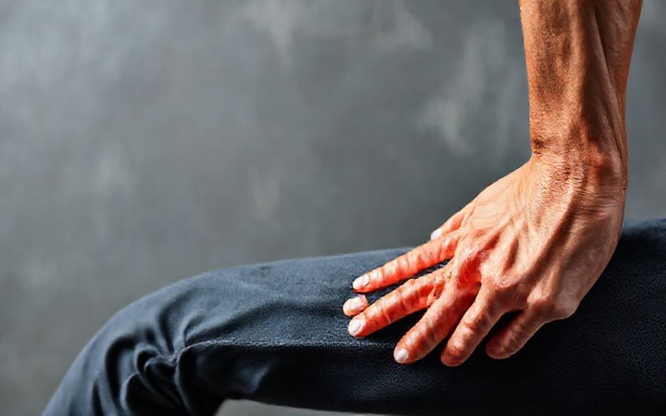 آلام العظام والمفاصل: كيف يمكن أن تساعد الفيتامينات؟