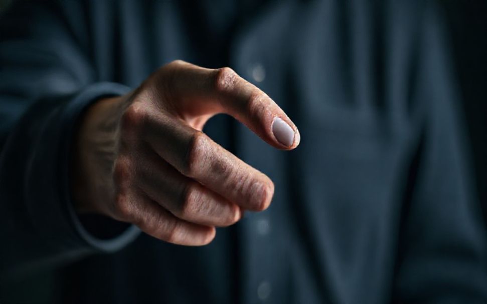 تيليجرام أم واتساب: أيهما أكثر أمانًا للمستخدمين العرب؟