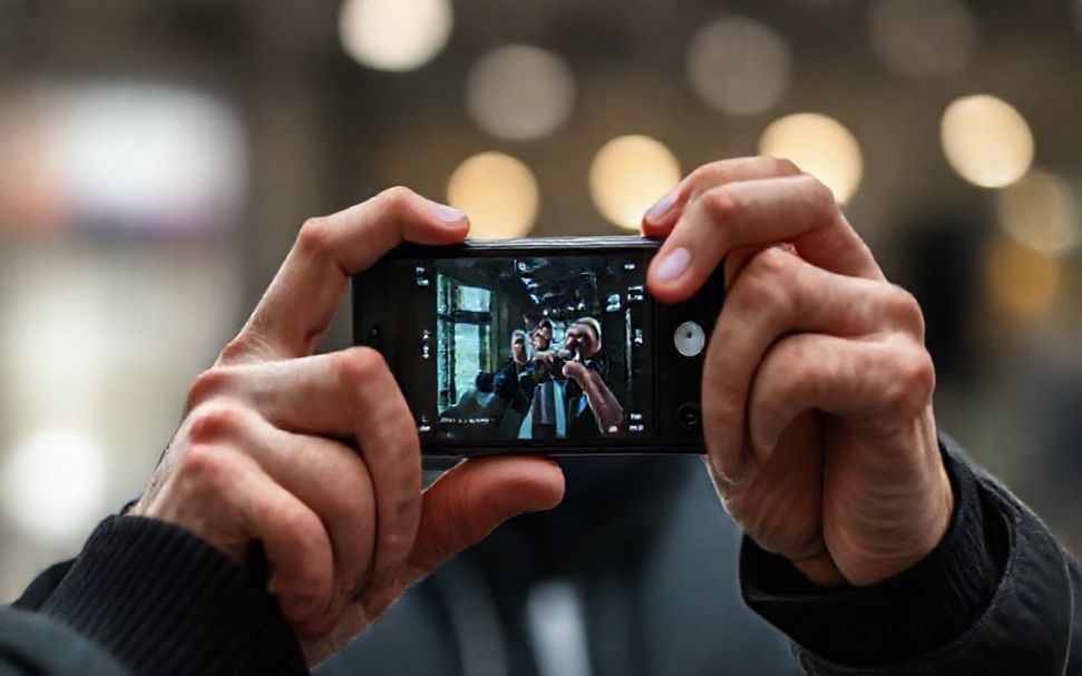 كيف تعمل الكاميرا على ارتفاع درجة حرارة الهاتف؟*