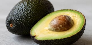 افوكادو: فوائد صحية ومذاق لذيذ في وجبة واحدة