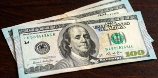 الريال السعودي يتجه نحو 35 ريالًا مقابل الدولار