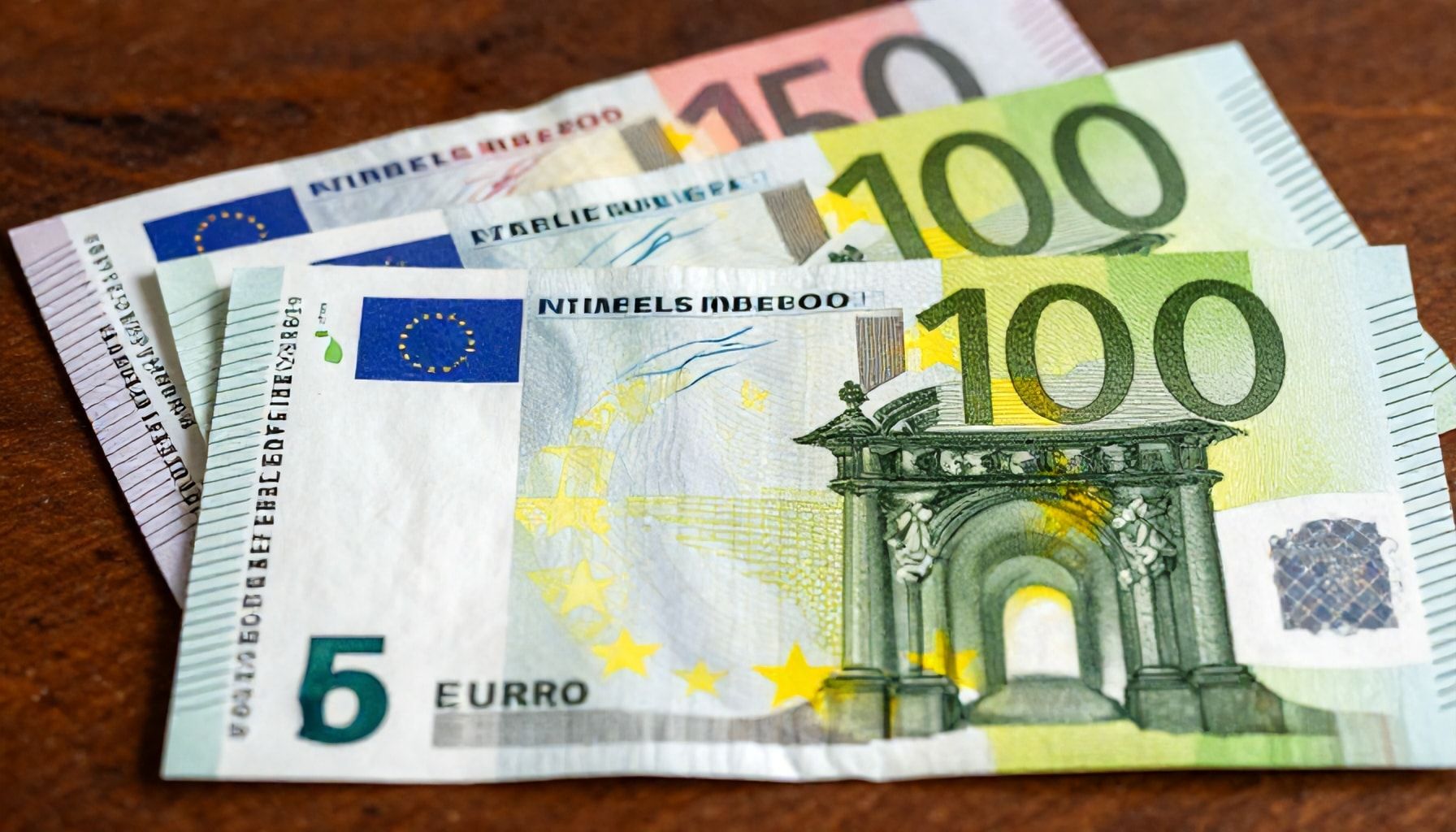 كيف تؤثر قيمة اليورو على الجنيه الاسترليني؟