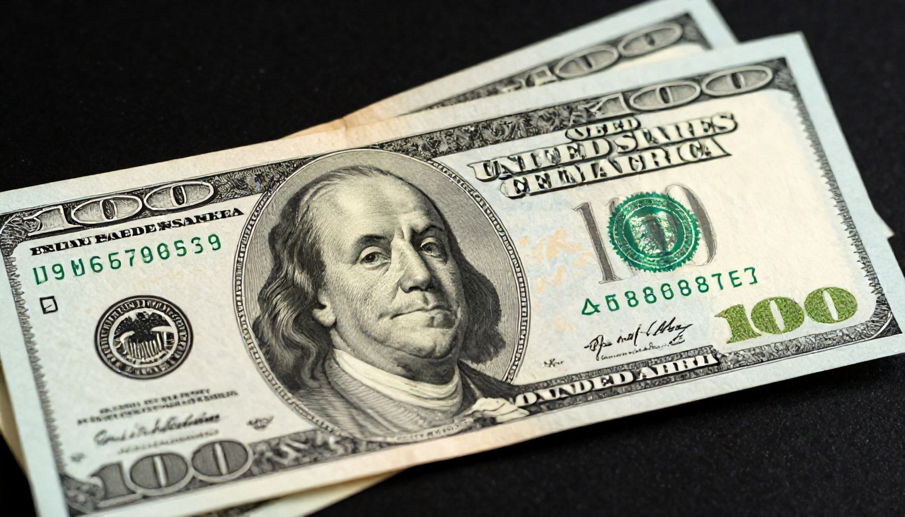 سعر الدولار اليوم في السوق السوداء: 393 ريال سعودي