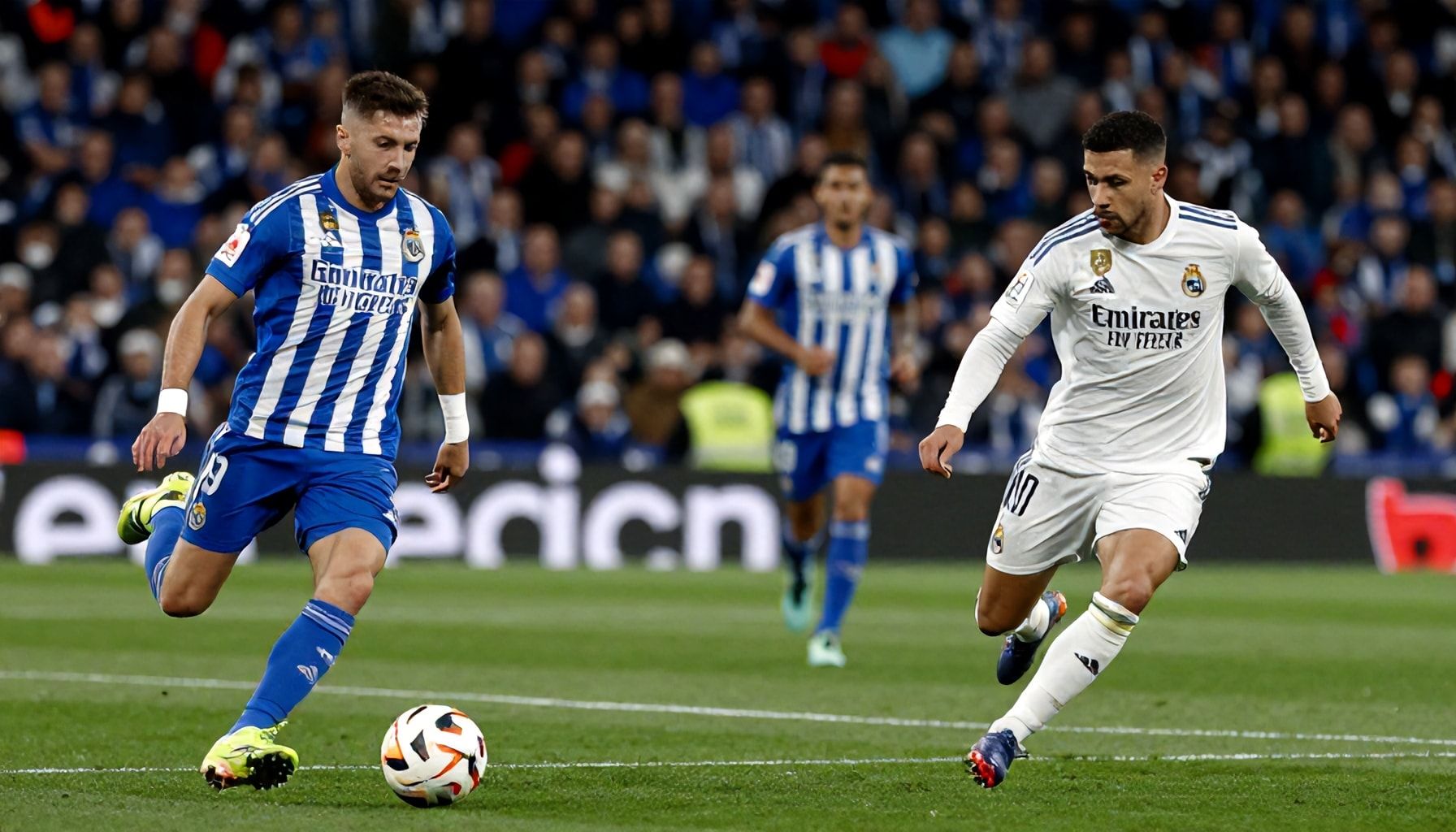 كيفية متابعة المباراة مباشرة عبر منصات البث الرياضي