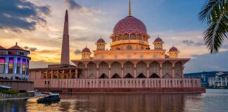 اكتشاف جمال ماليزيا: وجهات سياحية وثراء ثقافي